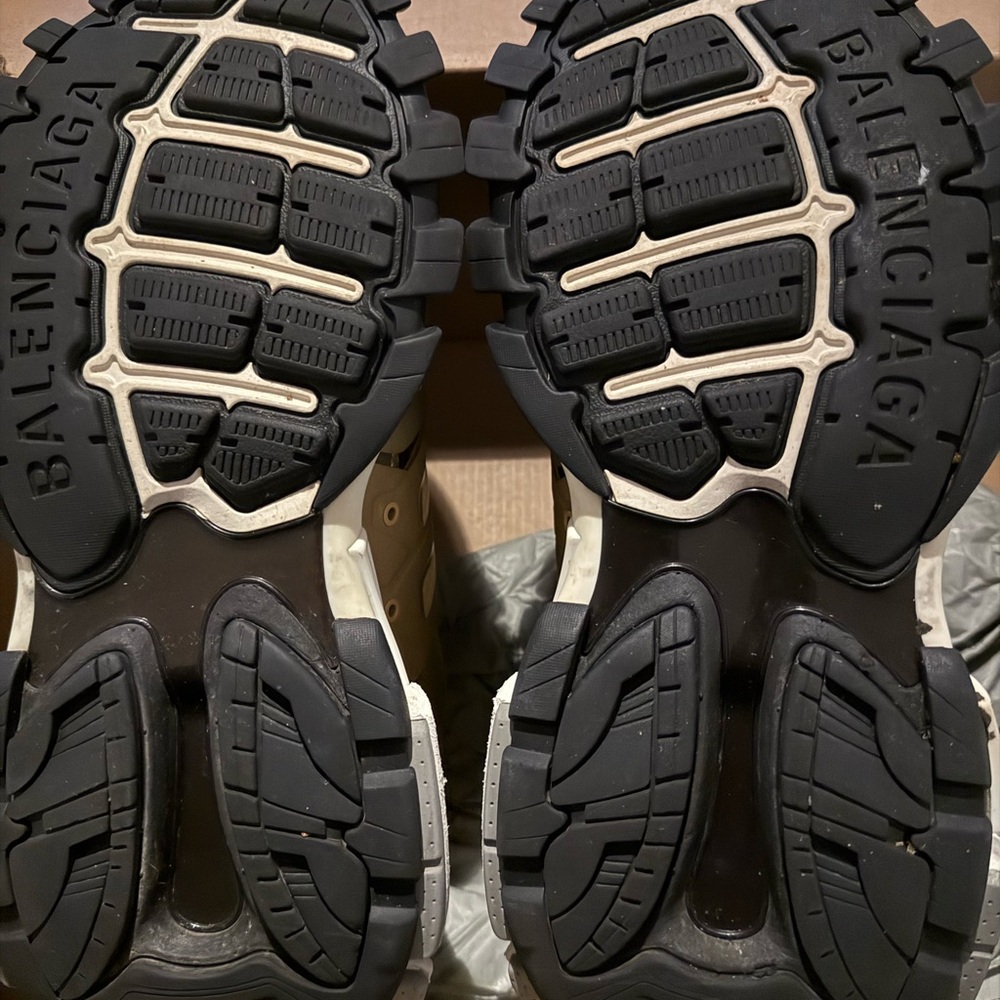 Balenciaga size 9men - Picture 6 of 7